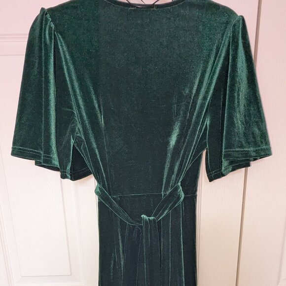 Emerald Green Wrap Dress by Pink Desert - Picture 3 of 11